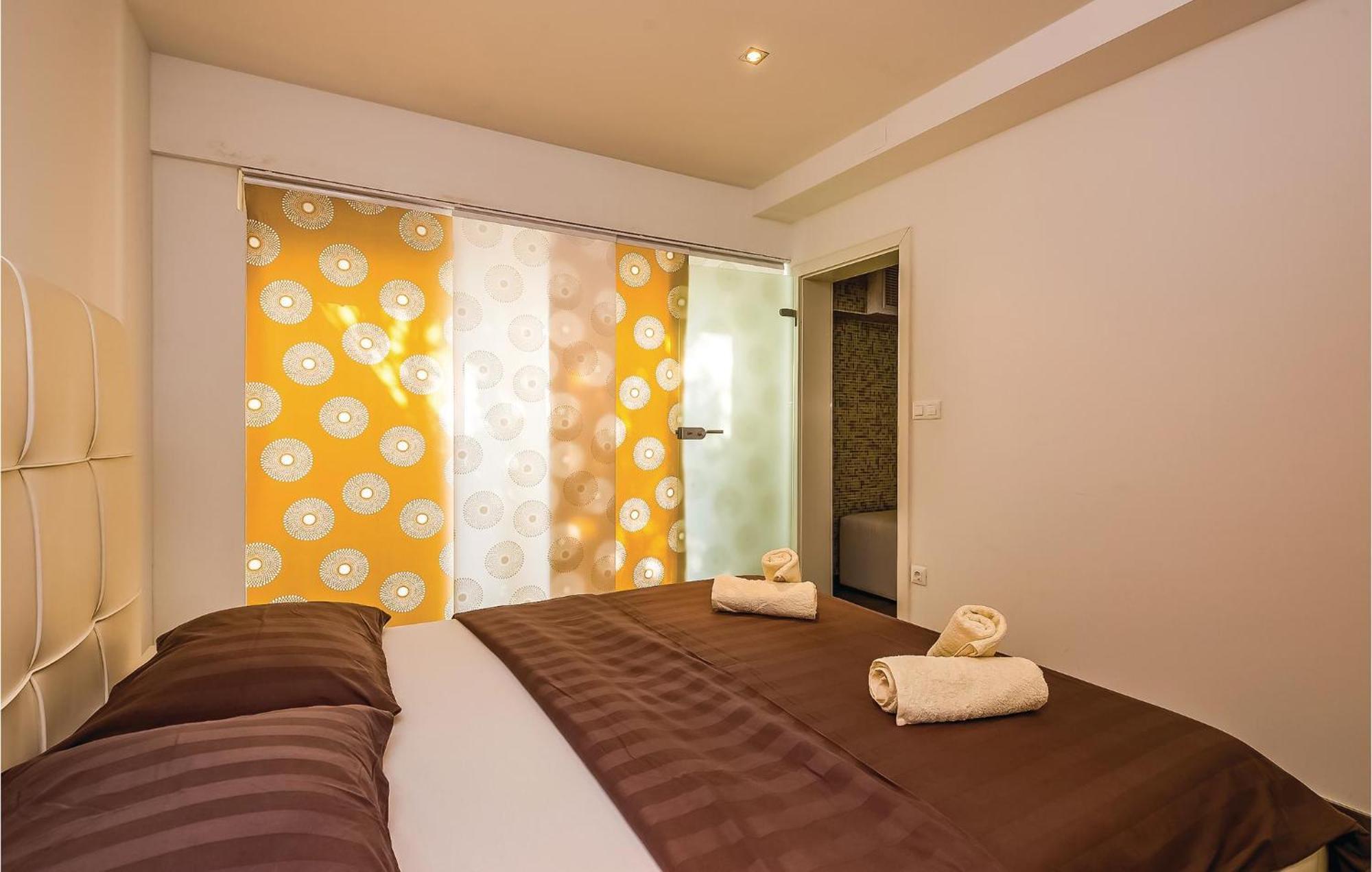 2 Bedroom Lovely Apartment In Цриквеница Экстерьер фото
